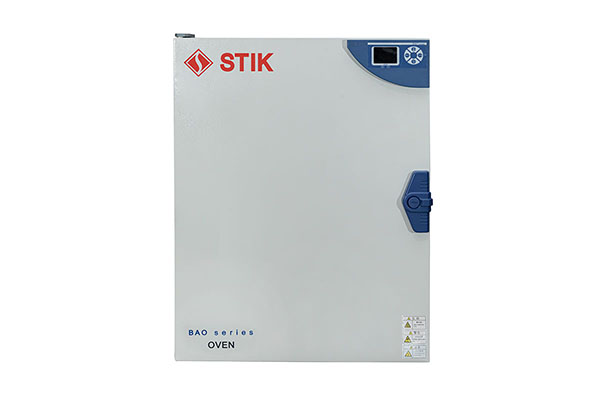What influence do the extreme high temperature and constant temperature fluctuation of the scientific research version of the blast drying oven have on the experimental results?